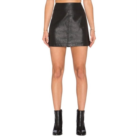 Free People Vegan Leather Mini Skirt Women's Size 2 US Black Zipper Faux Leather - Picture 1 of 9